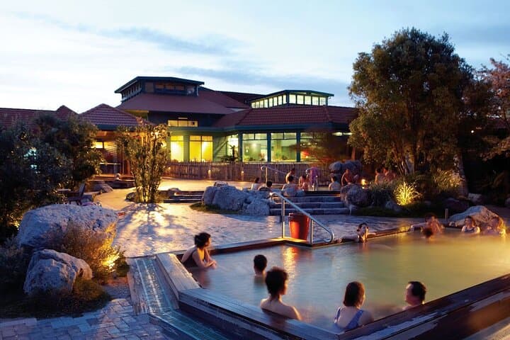 Private Tauranga Day Trip to Rotorua: Te Puia Geysers & Polynesian Spa photo 5