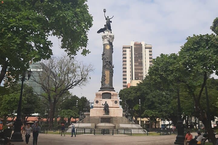 Guayaquil Explorer: 4-Day City, Mangroves & Marine Wildlife Tour photo 3