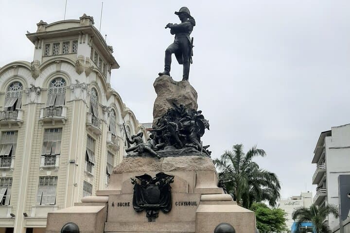 Guayaquil Explorer: 4-Day City, Mangroves & Marine Wildlife Tour photo 4