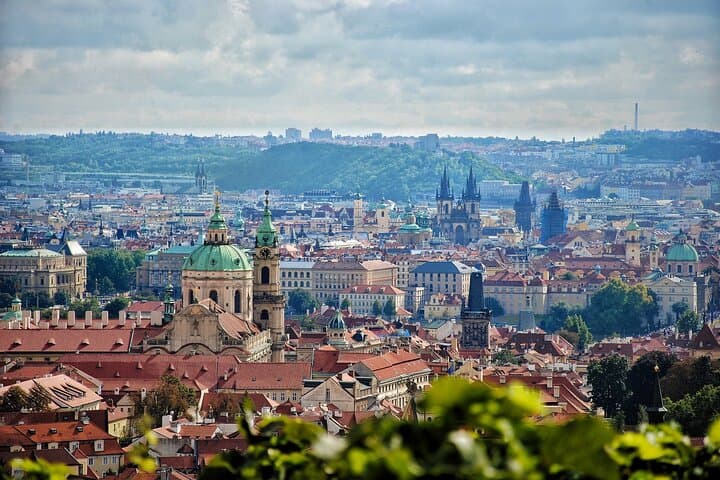 Prague Walking City Tour: Castle, Charles Bridge & Old Town Highlights