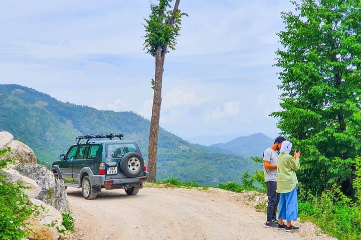 Private 4x4 Safari to Lukomir Village & Boracko Lake from Sarajevo