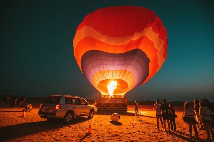 Dubai Hot Air Balloon Ride with In‑Flight Falcon Show photo 4