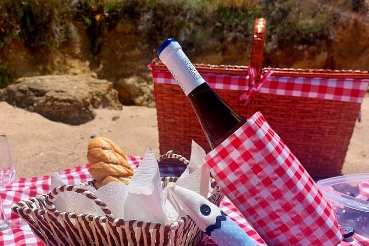 Coastal Jeep Adventure from Lisbon: Arrábida, Sesimbra & Beach Picnic photo 2