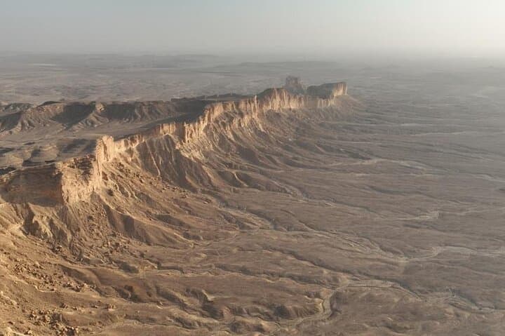 Sunset at The Second Edge: Guided Hike to the Tuwaiq Escarpment from Riyadh photo 6