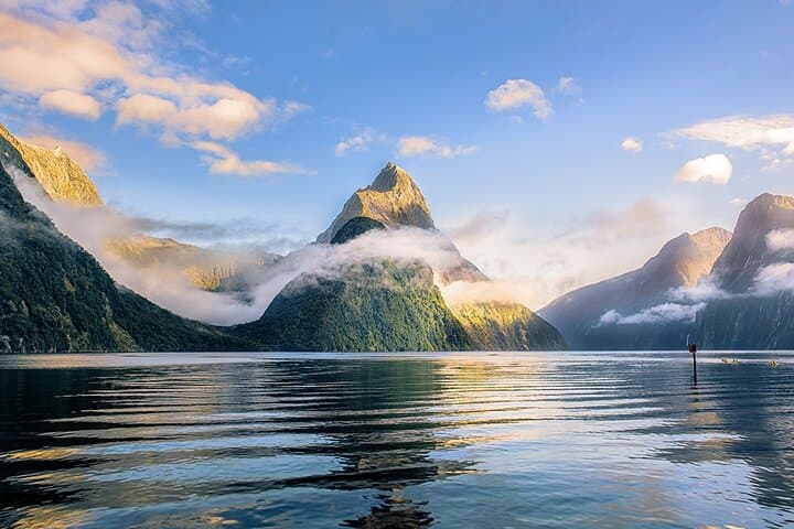 Milford Sound Small-Group Tour and Cruise from Queenstown — Scenic Day Trip