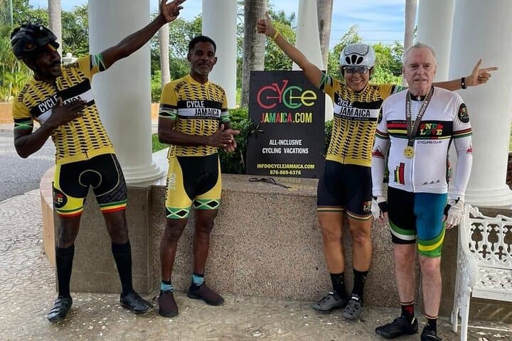 Road Cycling in Montego Bay: Guided 60-Minute Ride with Coach & SAG
