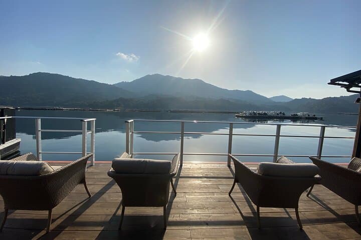 Lunch Cruise on HANAIKADA: Raft-Style Cruise Around Miyajima's West Coast photo 6