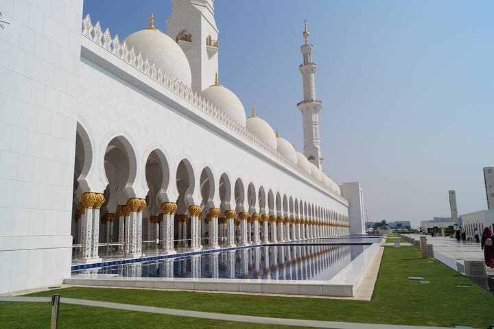Abu Dhabi Day Trip from Dubai: Private Full-Day Tour to Sheikh Zayed, Heritage Village & Yas Island photo 4