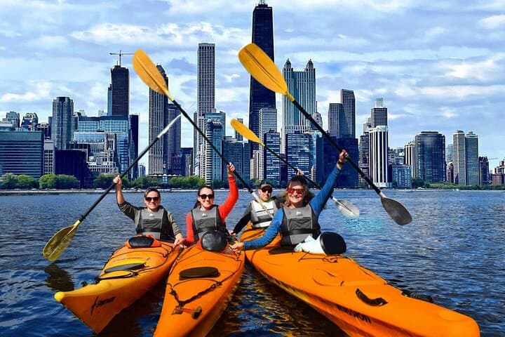 Paddle Chicago’s Lake Michigan: Kayak Rentals at Ohio Street Beach