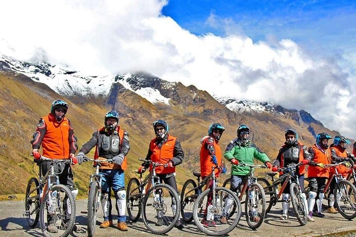 Inka Jungle 4-Day Adventure: Biking, Trekking & Machu Picchu Sunrise photo 2