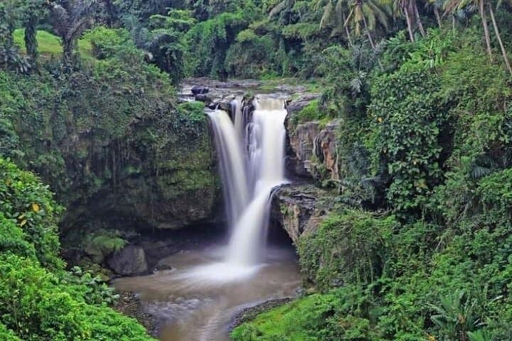 Private Bali Waterfalls Tour from Ubud: Tukad Cepung, Kanto Lampo & Tegenungan photo 2