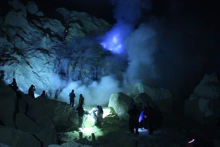 4-Day Bali-to-Java Overland: Ijen Blue Fire, Bromo Sunrise & Tumpak Sewu Waterfall photo 5