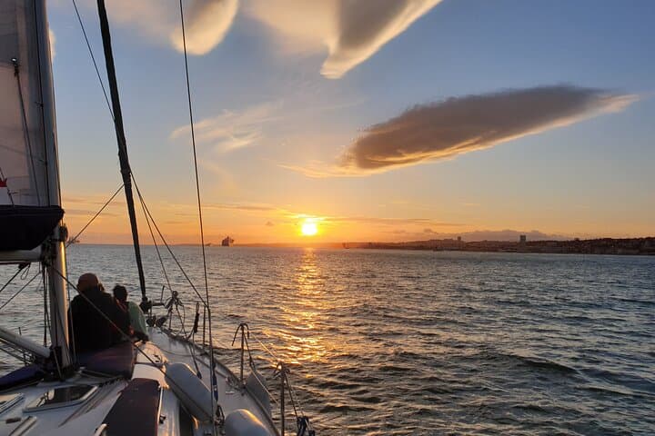 Tagus Sunset & Daytime Lisbon Cruise: History, Views & Wine