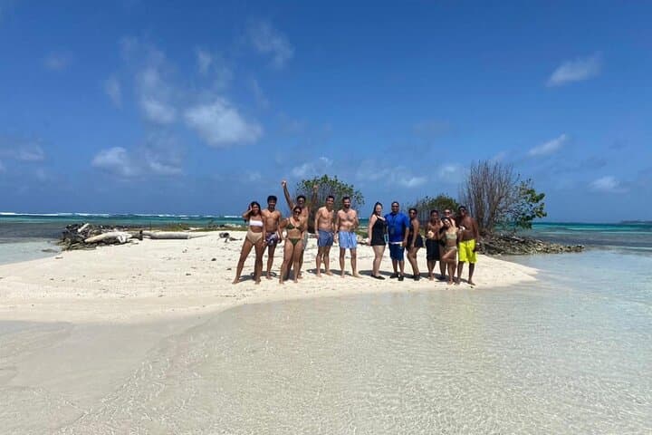 San Blas Islands Day Tour: 4-Island Snorkel, Natural Pool & Guna Culture photo 2