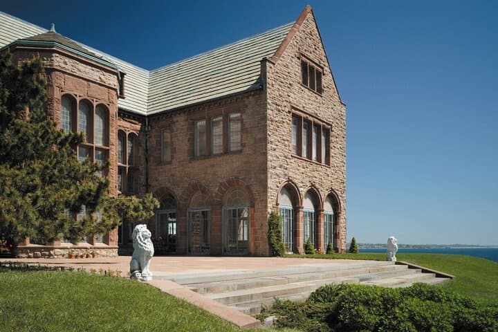 Ocean Drive Historic District Newport: Self-Guided Driving Audio Tour photo 5