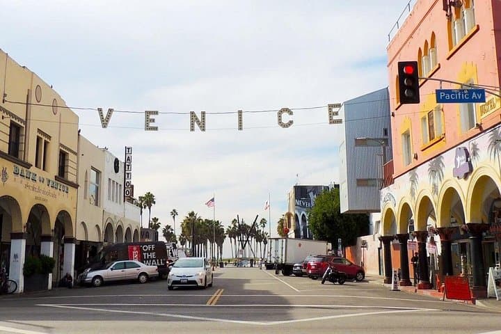 Venice Beach Past and Present: Private Walkable Tour of Boardwalk, Canals & Skate Culture photo 2