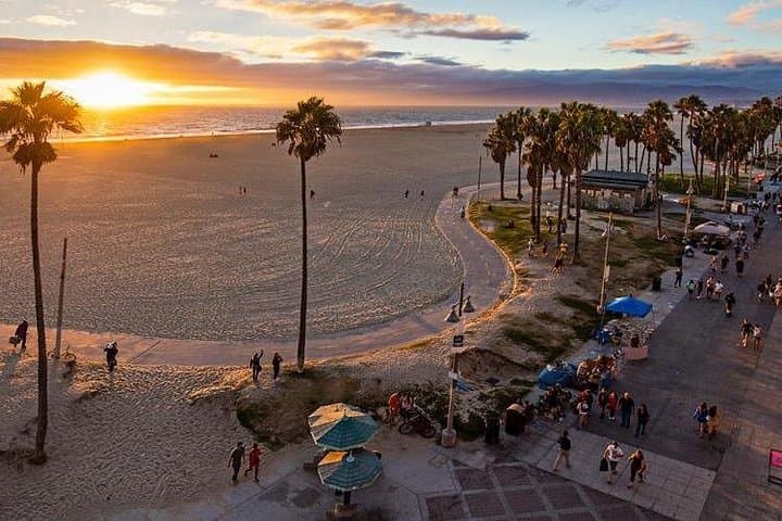 Venice Beach Past and Present: Private Walkable Tour of Boardwalk, Canals & Skate Culture photo 4