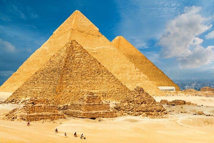 Cairo in a Day: Flight from Dahab to the Pyramids and Egyptian Museum
