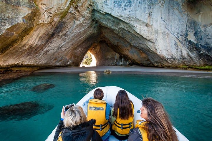 One-Hour Cathedral Cove Boat Tour from Hahei — Small-Group Marine Reserve Cruise photo 4