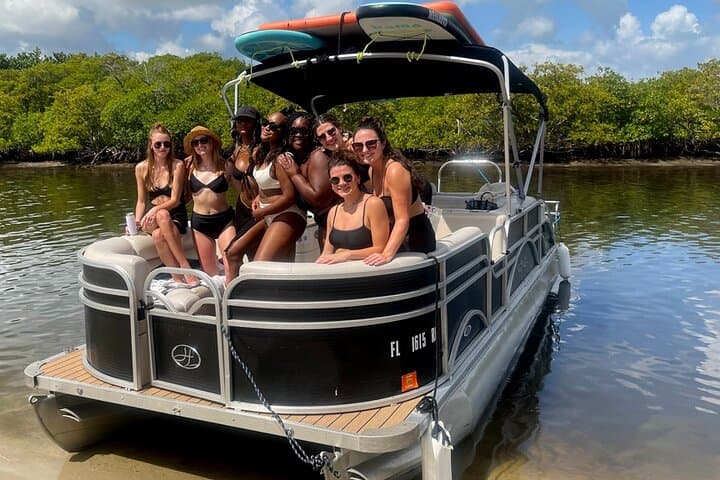 Explore Fort Lauderdale’s Waterways: Private 4-Hour Boat Cruise with Watertoys photo 2
