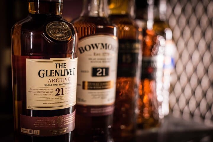 Luxury Whisky Tasting in Edinburgh's Underground Vaults – Rare Drams in The Lost Close photo 3