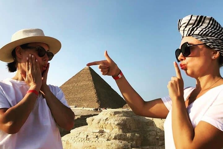 Hurghada to Cairo Private Day Tour by Flight: Giza Pyramids, Egyptian Museum & Lunch photo 3