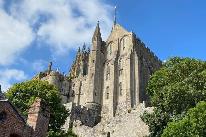 Mont Saint-Michel and Normandy D-Day Express: Full-Day from Paris