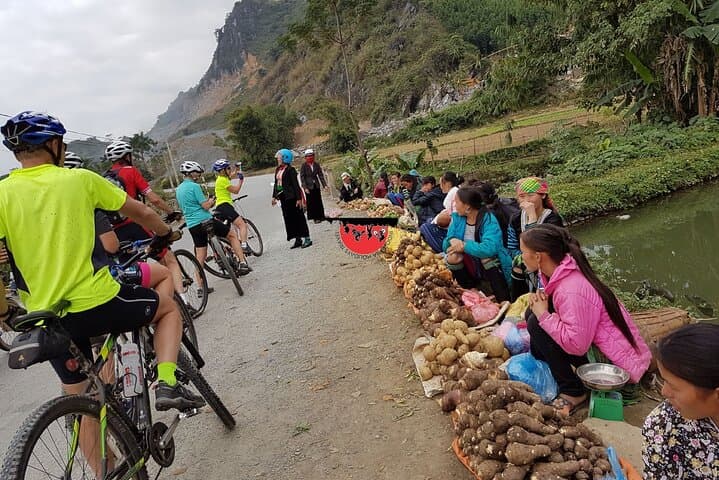 3-Day Mai Chau & Pu Luong Cycling Trip from Hanoi — Homestays, Rice Terraces & Karst Rides
