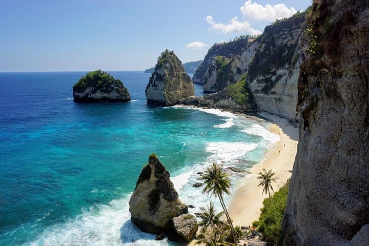 Nusa Penida Instagram Tour: Diamond Beach Swing, Kelingking & Molenteng Tree House photo 3