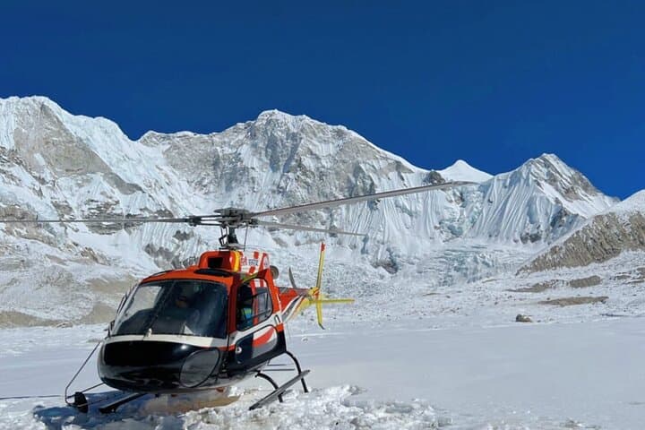 Private Luxury Everest View Heli Tour — 5-Day High-Altitude Sky Escape photo 6