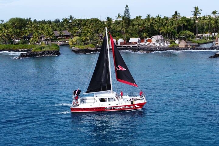 Sailing in Captain Cook, Hawaii