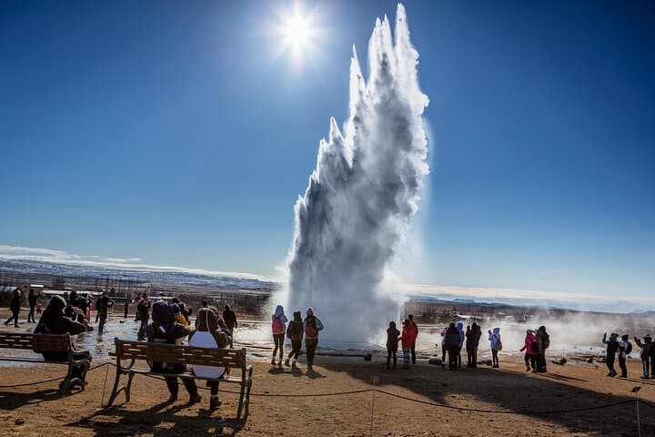 4-Day Reykjavík: Golden Circle, Blue Lagoon & Northern Lights Tour photo 2