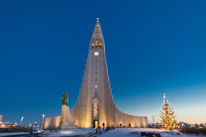 4-Day Reykjavík: Golden Circle, Blue Lagoon & Northern Lights Tour photo 4