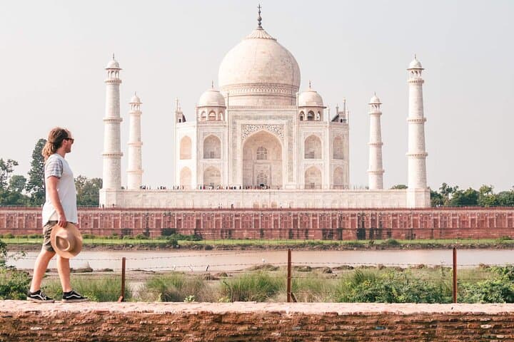 2-Day Private Taj Mahal Sunrise Tour from Mumbai: Flights, Sunrise & Mehtab Bagh