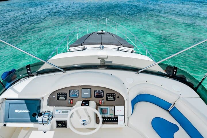 Private 8-Hour Azimut Yacht Tour to Cozumel: Playa Palancar, El Cielo & Snorkeling photo 6