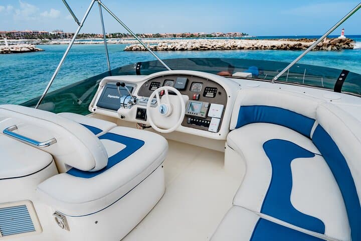 Private 8-Hour Azimut Yacht Tour to Cozumel: Playa Palancar, El Cielo & Snorkeling photo 5