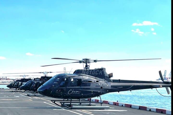 Big Apple Helicopter Tour: Manhattan Skyline Flight from Downtown Heliport photo 2