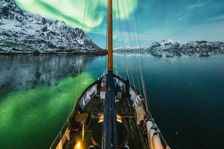 Luxury Northern Lights Yacht Cruise with Hot Tub from Tromsø photo 1