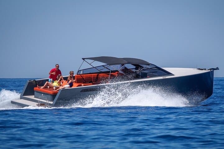 Private Axiom Yacht Charter from Hvar: Luxury Day Cruises to Adriatic Coves