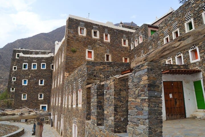 Explore Rijal Almaa & Jabal Sawda: Ancient Village, Juniper Forests, and Honey Tasting photo 3