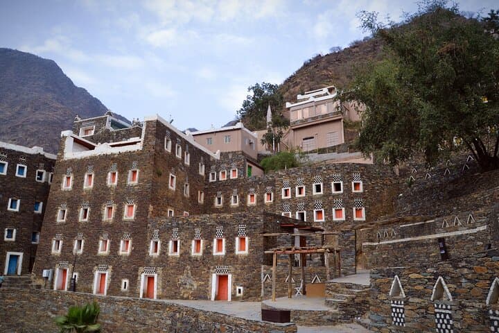 Explore Rijal Almaa & Jabal Sawda: Ancient Village, Juniper Forests, and Honey Tasting photo 4