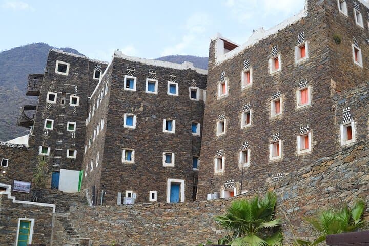Explore Rijal Almaa & Jabal Sawda: Ancient Village, Juniper Forests, and Honey Tasting photo 5