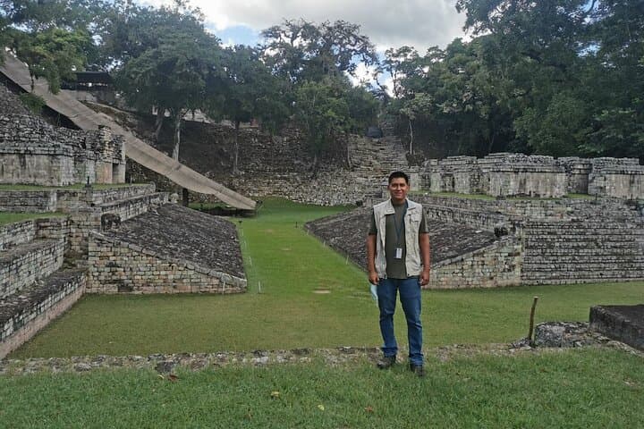 Explore Copán Ruins & Macaw Mountain: 2-Day Mayan Ruins and Bird Sanctuary Tour