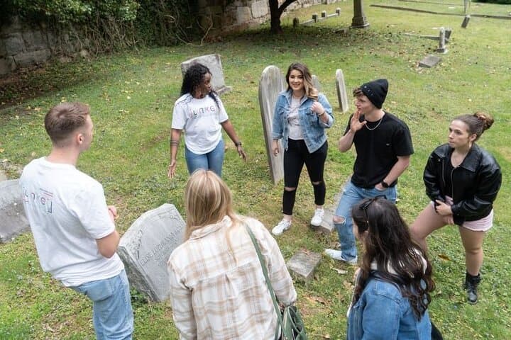 Bonaventure Cemetery History Tour — Savannah Dark History Walk photo 6