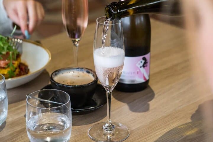 Sunrise Helicopter Tour and Bubbly Breakfast in Hunter Valley photo 5