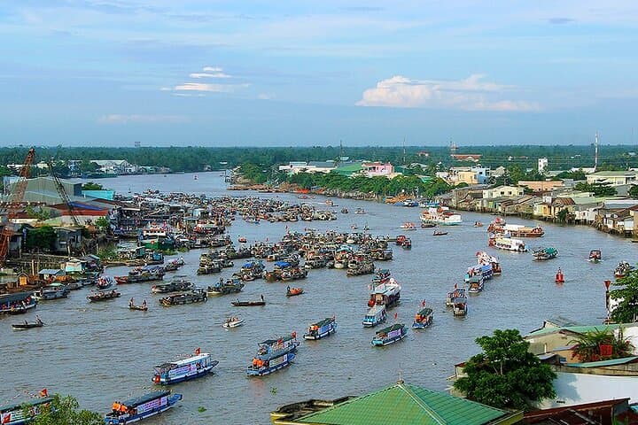 2-Day Cu Chi Tunnels & Mekong Delta Adventure: Cai Rang Floating Market and River Villages