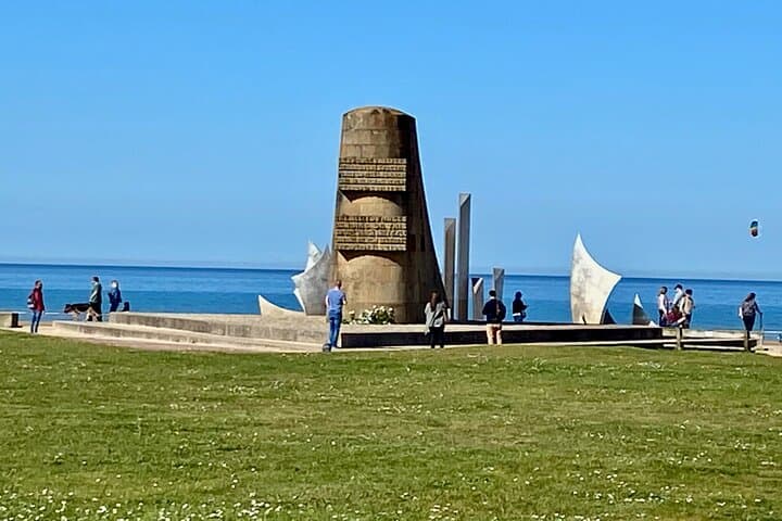 Exploring Normandy: D-Day Landing Beaches Small-Group Tour photo 4