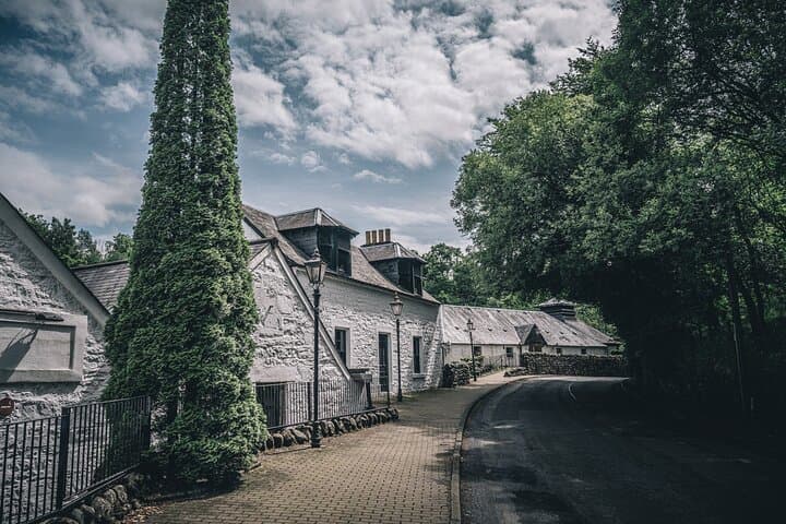 Edinburgh Ultimate Whisky Experience: Dewar's & Glenturret Day Tour photo 2