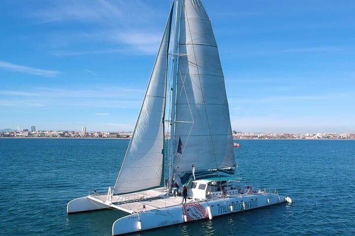 1-Hour Sailing Excursion in Valencia — Malvarrosa & Port Saplaya Views photo 2
