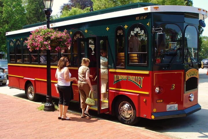 Newport Trolley Tour with Marble House: 3-Hour Drive Through Gilded-Age Mansions and Coastal Vistas